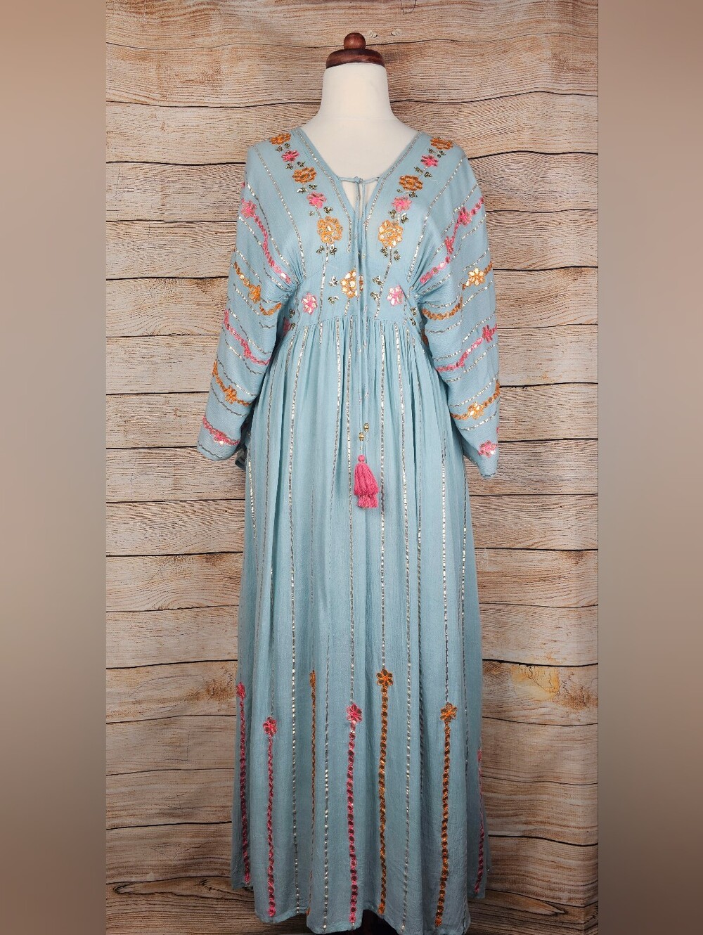 POL NEW Embroidered Sequin Beaded Boho Maxi Dress Size Small Relaxed Fit Up to L